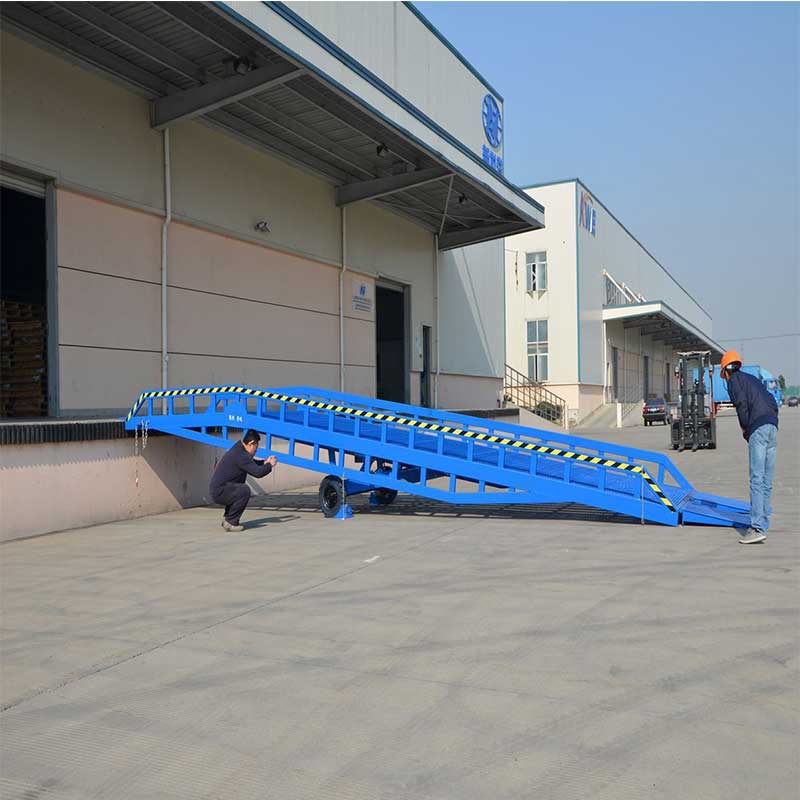 移动仓库登车桥 移动仓库登车桥